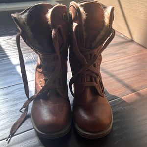 Women’s fur boot (faux)